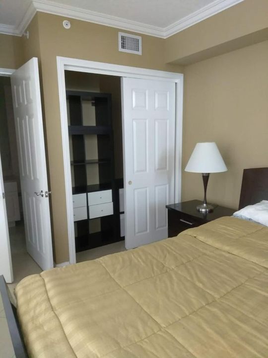 Active With Contract: $4,250 (2 beds, 2 baths, 1610 Square Feet)