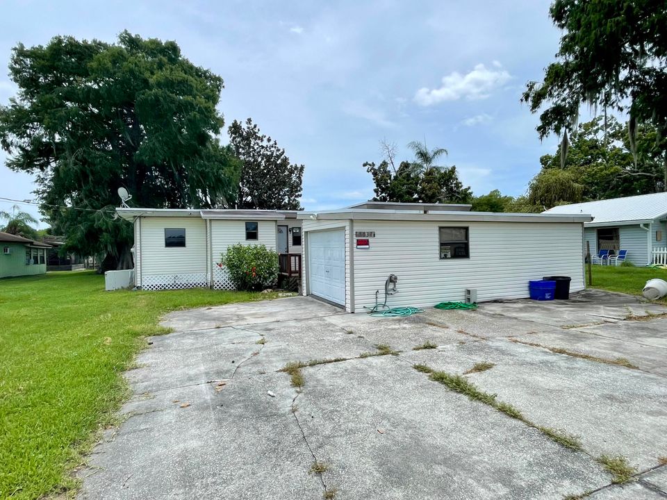 Recently Sold: $120,000 (2 beds, 1 baths, 1067 Square Feet)
