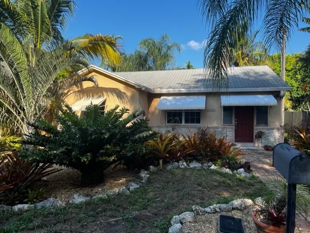 Recently Sold: $400,000 (2 beds, 1 baths, 954 Square Feet)