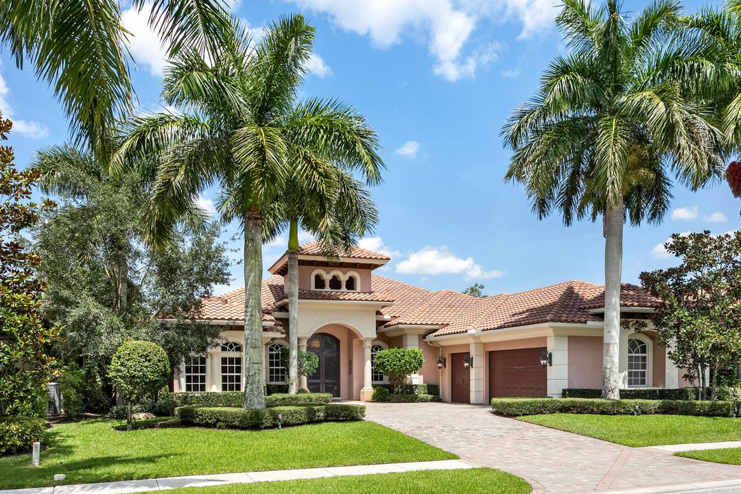 Recently Sold: $2,500,000 (4 beds, 4 baths, 3975 Square Feet)