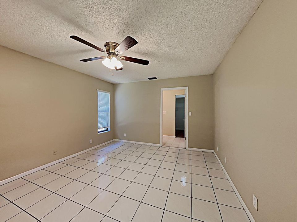 Active With Contract: $3,045 (3 beds, 2 baths, 1862 Square Feet)