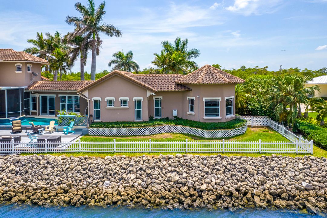 Recently Sold: $3,800,000 (4 beds, 3 baths, 3891 Square Feet)