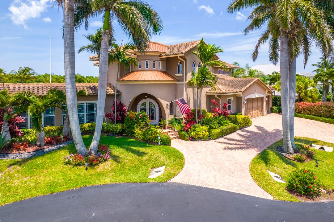 Recently Sold: $3,800,000 (4 beds, 3 baths, 3891 Square Feet)