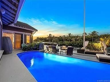 Recently Sold: $3,800,000 (4 beds, 3 baths, 3891 Square Feet)