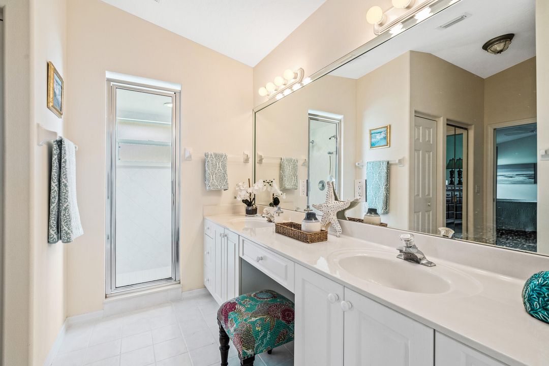 Recently Sold: $950,000 (3 beds, 2 baths, 2312 Square Feet)