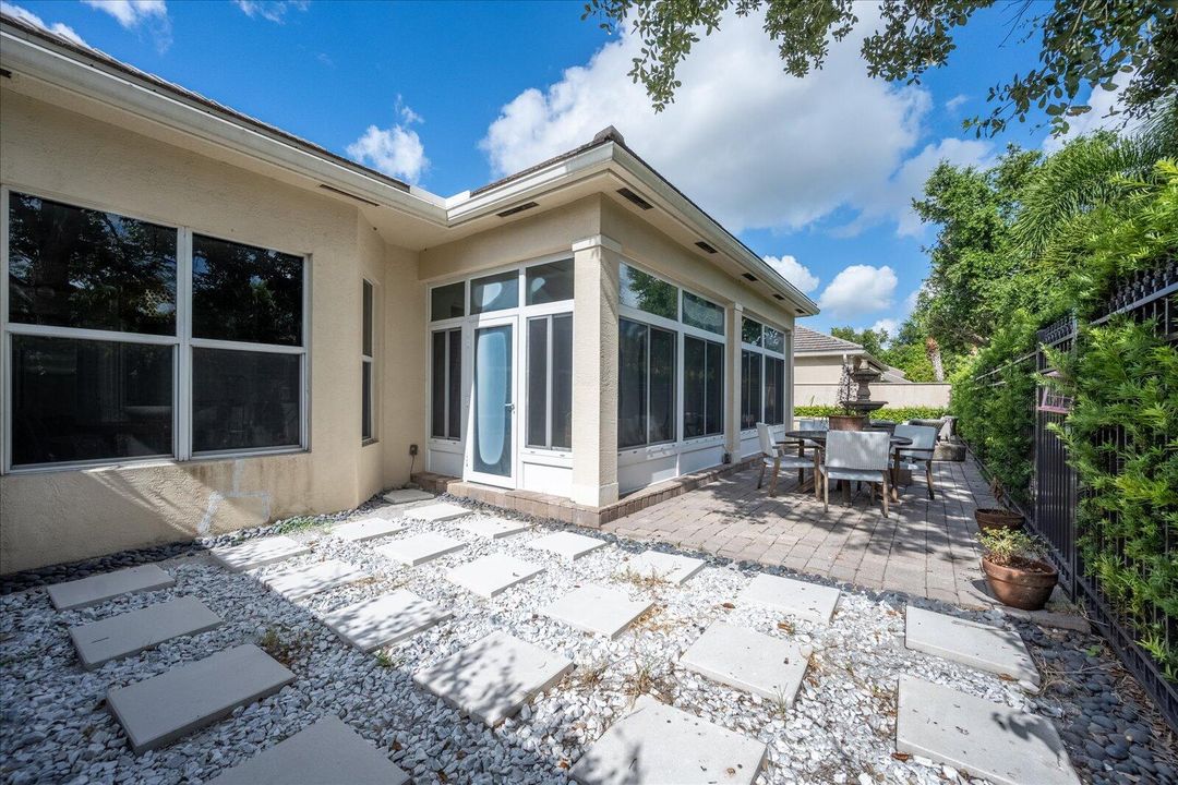 Active With Contract: $14,999 (3 beds, 3 baths, 2244 Square Feet)