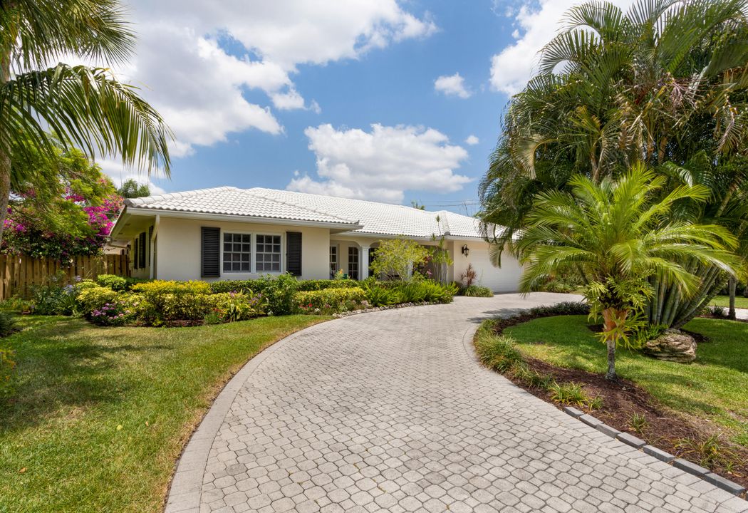 Recently Sold: $1,150,000 (4 beds, 3 baths, 2294 Square Feet)