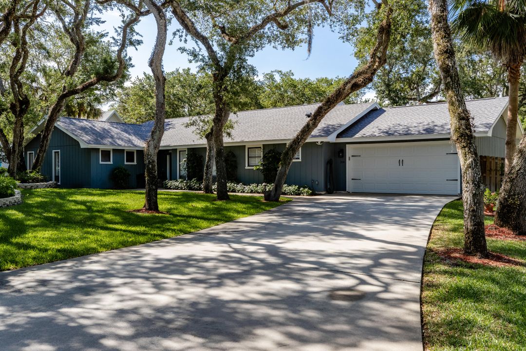 Active With Contract: $1,750,000 (3 beds, 3 baths, 2412 Square Feet)