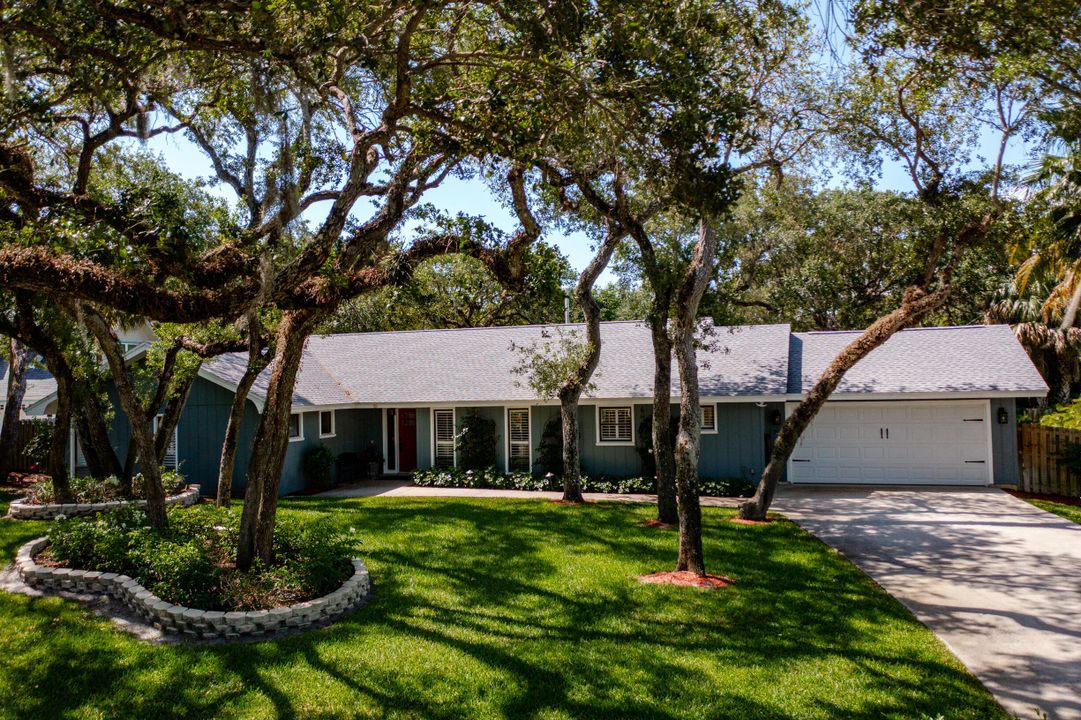 Active With Contract: $1,750,000 (3 beds, 3 baths, 2412 Square Feet)