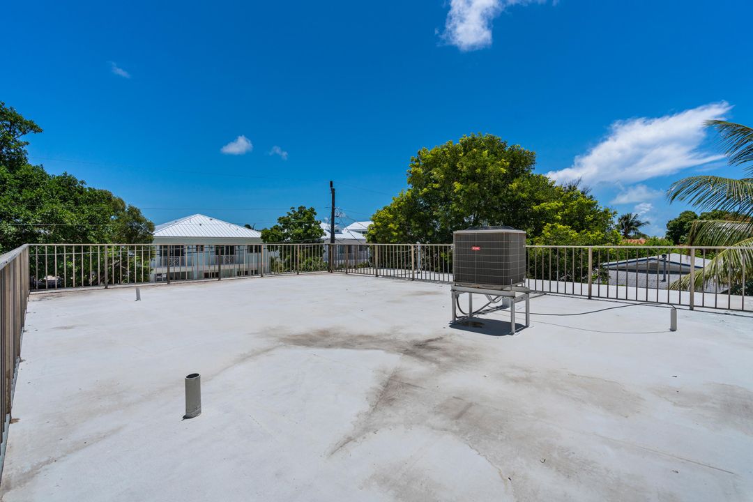 Recently Sold: $740,000 (2 beds, 2 baths, 1400 Square Feet)