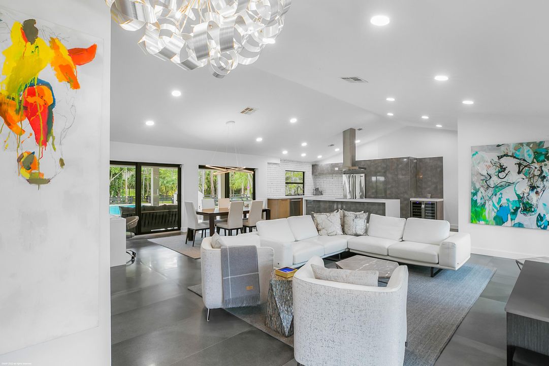 Recently Sold: $2,050,000 (2 beds, 2 baths, 1806 Square Feet)