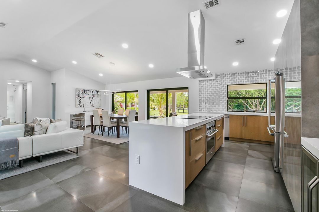 Recently Sold: $2,050,000 (2 beds, 2 baths, 1806 Square Feet)