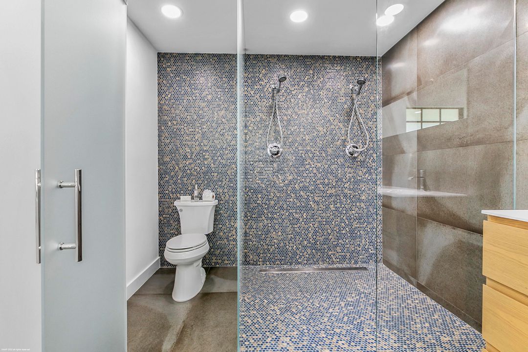 Recently Sold: $2,050,000 (2 beds, 2 baths, 1806 Square Feet)