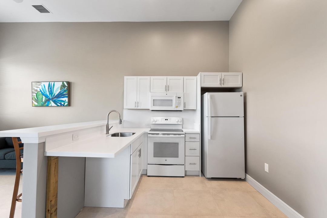 Recently Sold: $5,750,000 (2 beds, 2 baths, 1270 Square Feet)