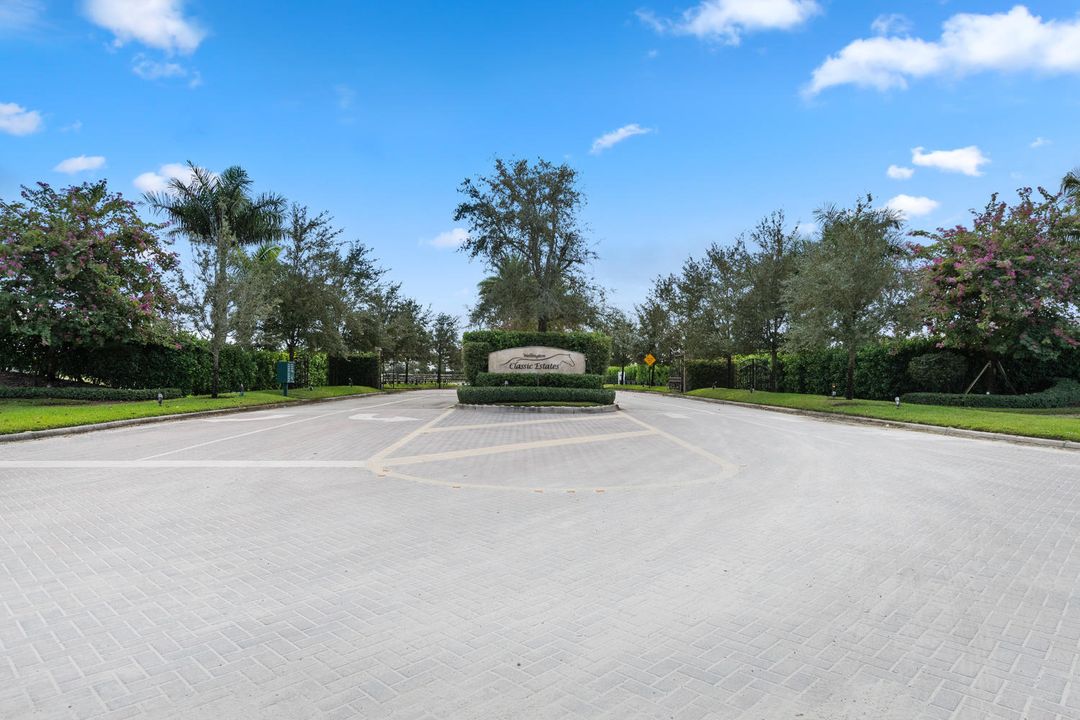 Recently Sold: $5,750,000 (2 beds, 2 baths, 1270 Square Feet)
