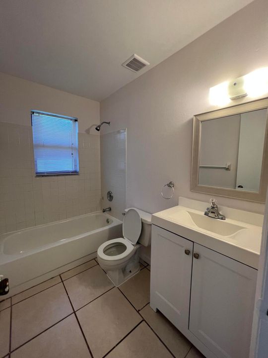 Recently Rented: $1,275 (1 beds, 1 baths, 750 Square Feet)