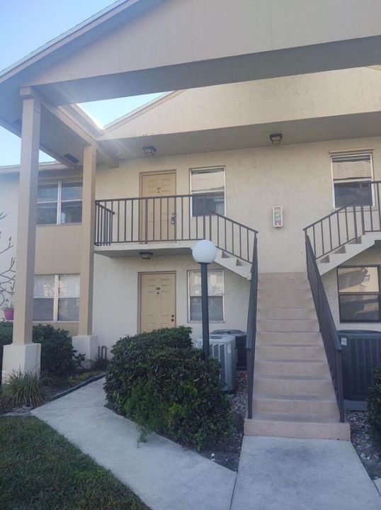 Recently Rented: $1,900 (2 beds, 2 baths, 1034 Square Feet)