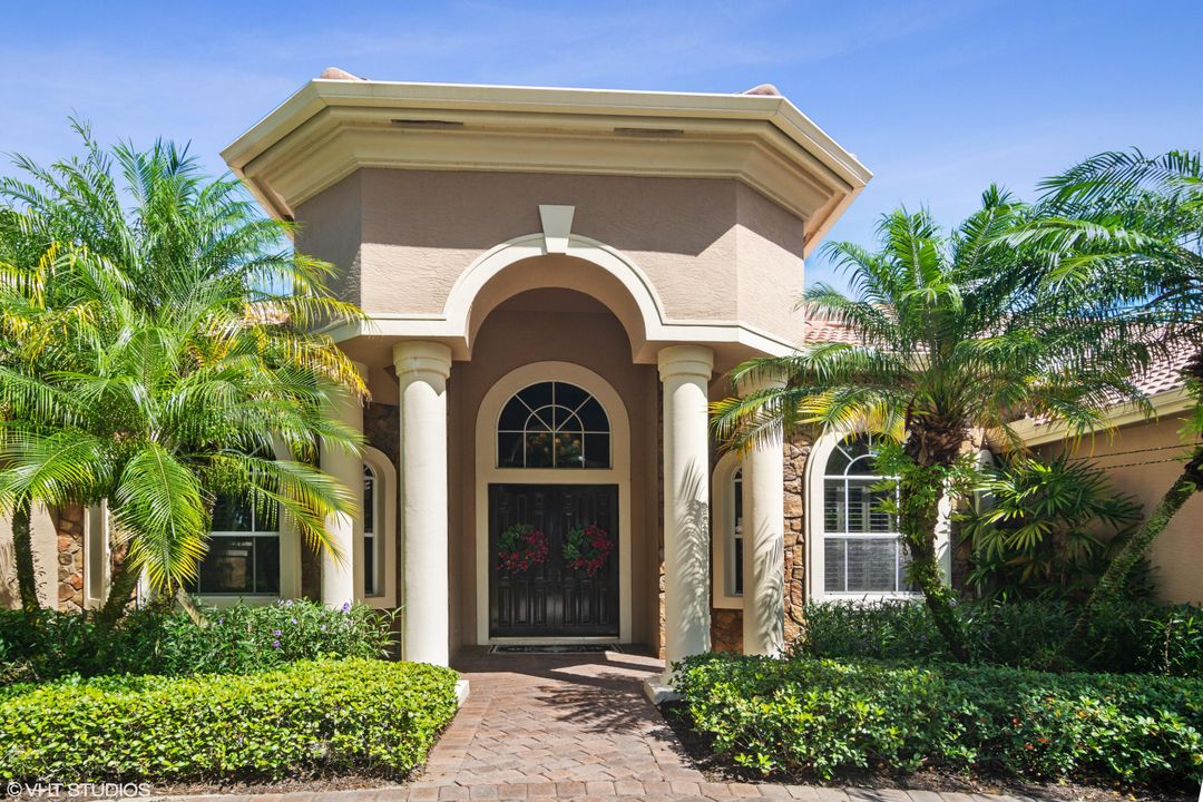 Recently Sold: $1,979,000 (5 beds, 5 baths, 5099 Square Feet)