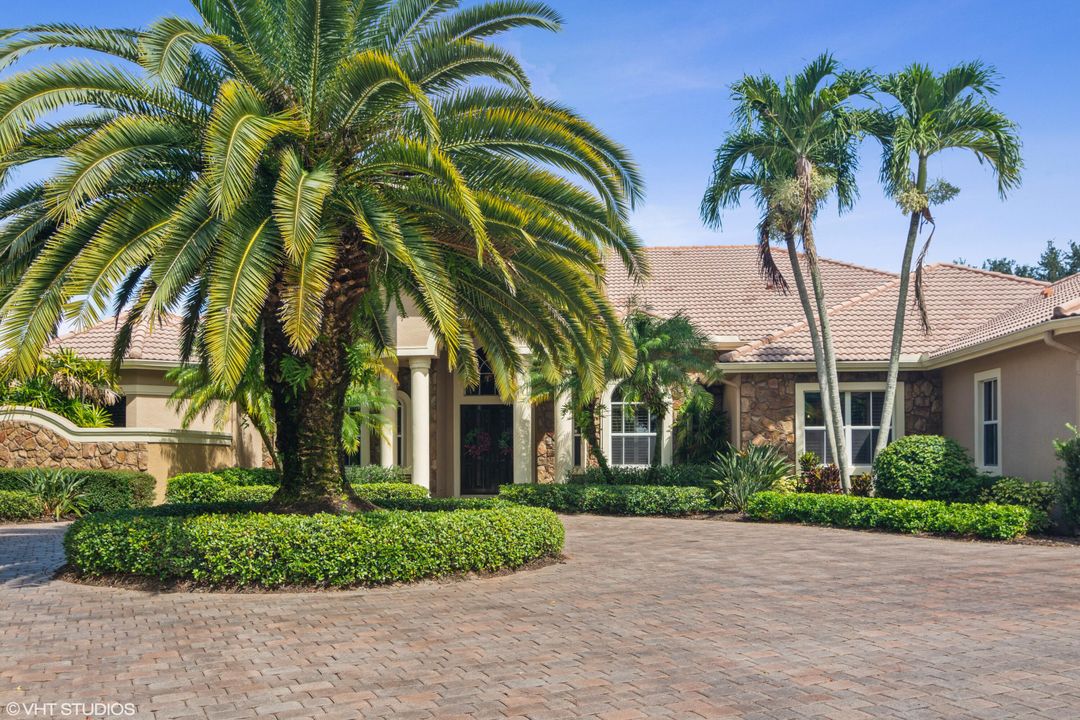 Recently Sold: $1,979,000 (5 beds, 5 baths, 5099 Square Feet)