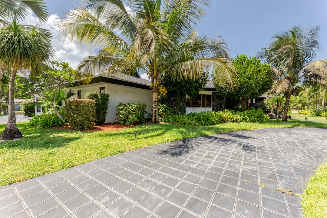 Recently Sold: $1,299,000 (4 beds, 3 baths, 4685 Square Feet)
