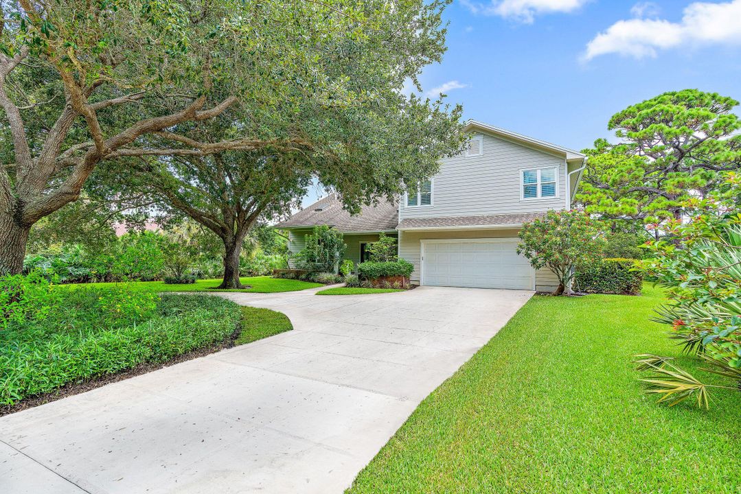 Recently Sold: $1,250,000 (4 beds, 2 baths, 3002 Square Feet)