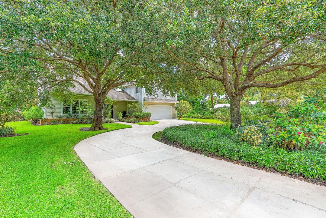 Recently Sold: $1,250,000 (4 beds, 2 baths, 3002 Square Feet)
