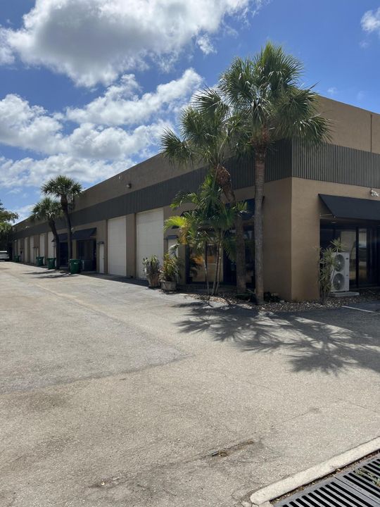 Vendido Recientemente: $3,733 (0 camas, 0 baños, 1600 Pies cuadrados)