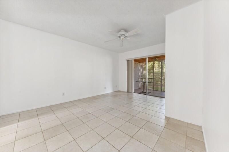 Recently Sold: $114,000 (1 beds, 1 baths, 660 Square Feet)