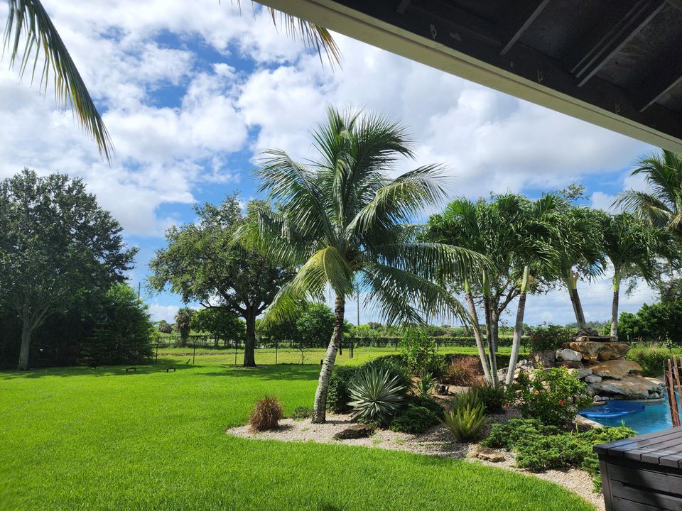 Recently Sold: $1,250,000 (5 beds, 3 baths, 3025 Square Feet)