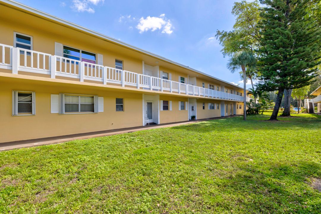 Active With Contract: $1,800 (2 beds, 1 baths, 840 Square Feet)