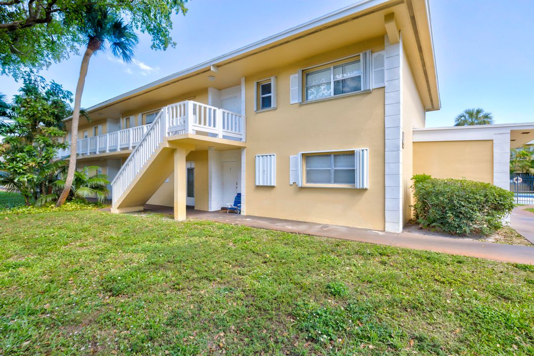 Active With Contract: $1,800 (2 beds, 1 baths, 840 Square Feet)