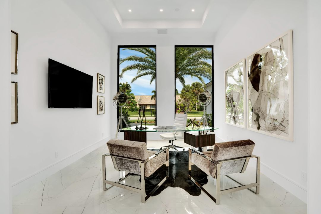 Recently Sold: $4,500,000 (5 beds, 6 baths, 6037 Square Feet)