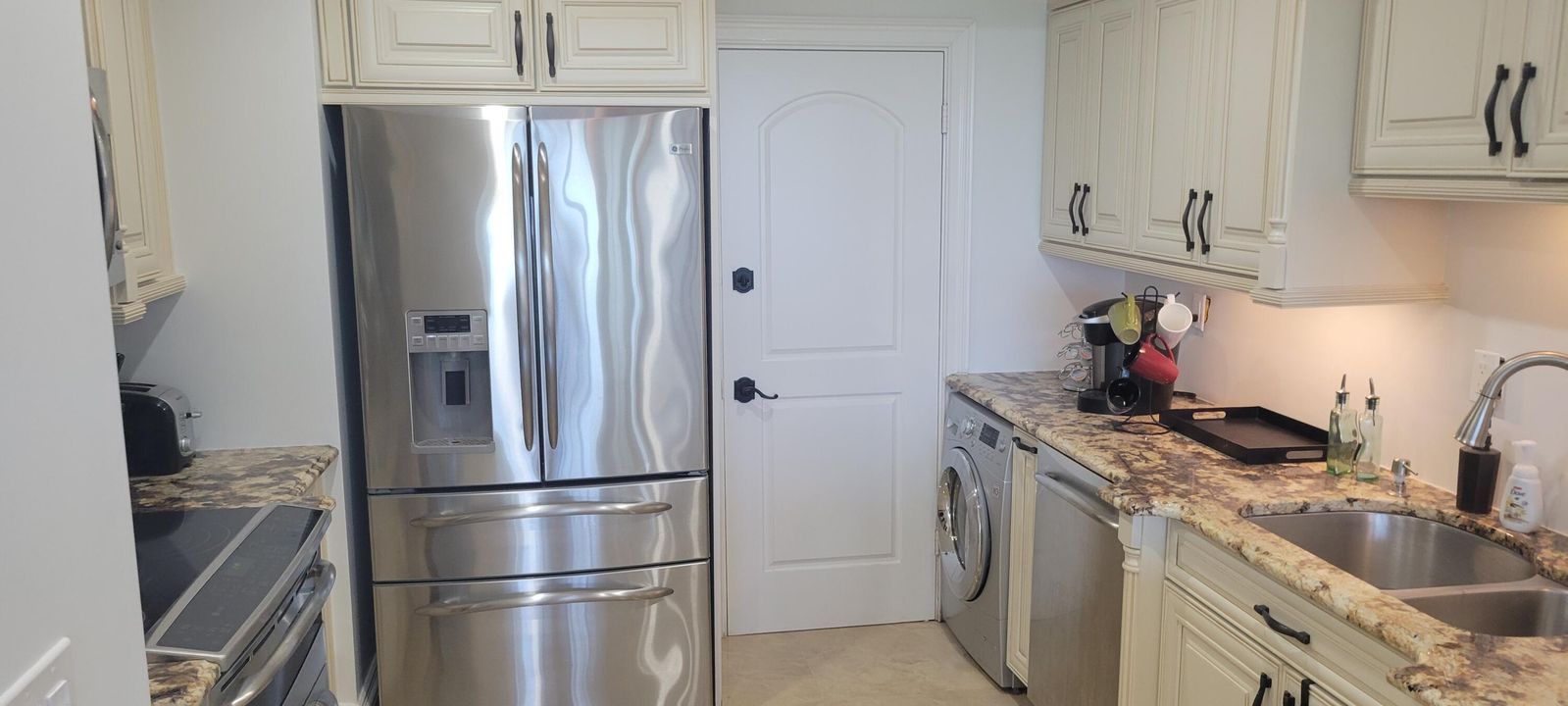 Active With Contract: $7,500 (2 beds, 2 baths, 1343 Square Feet)