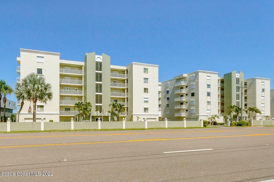 Recently Sold: $750,000 (3 beds, 2 baths, 2150 Square Feet)