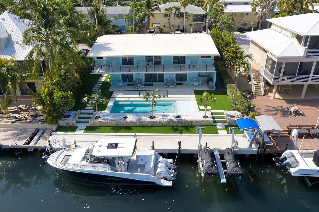 Recently Sold: $4,900,000 (4 beds, 4 baths, 2744 Square Feet)
