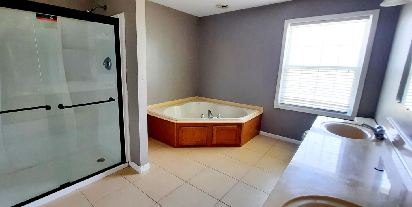 Недавно продано: $210,000 (3 спален, 2 ванн, 1778 Квадратных фут)