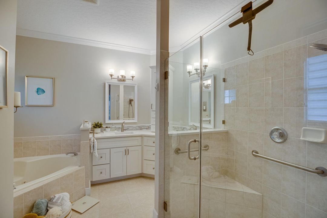 最近售出: $649,000 (3 贝兹, 2 浴室, 2360 平方英尺)