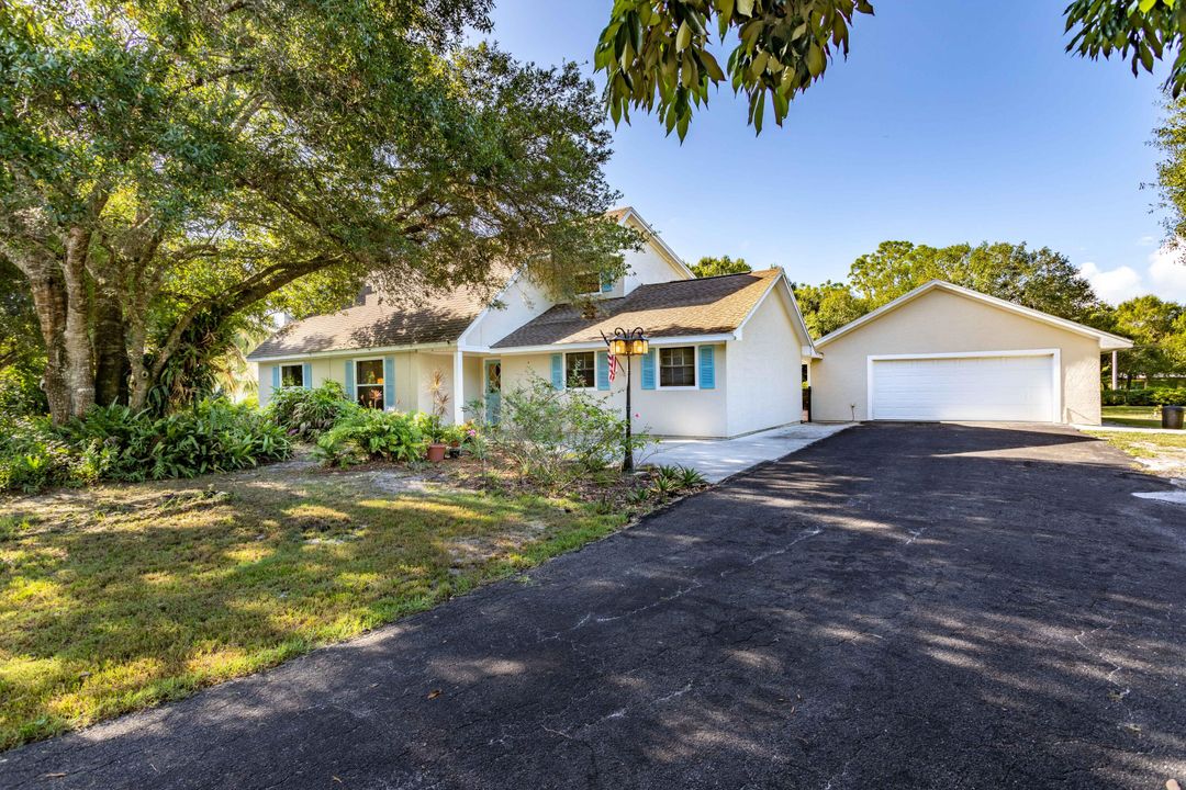 Active With Contract: $569,900 (3 beds, 3 baths, 2512 Square Feet)