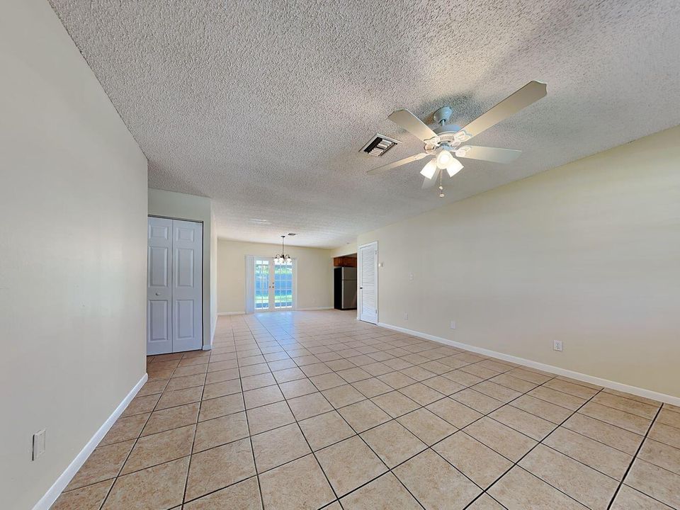 Active With Contract: $2,955 (3 beds, 2 baths, 1160 Square Feet)