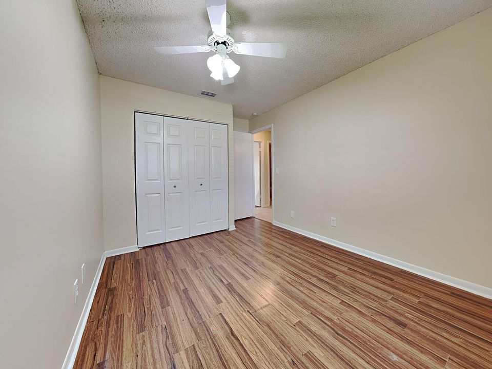 Active With Contract: $2,955 (3 beds, 2 baths, 1160 Square Feet)