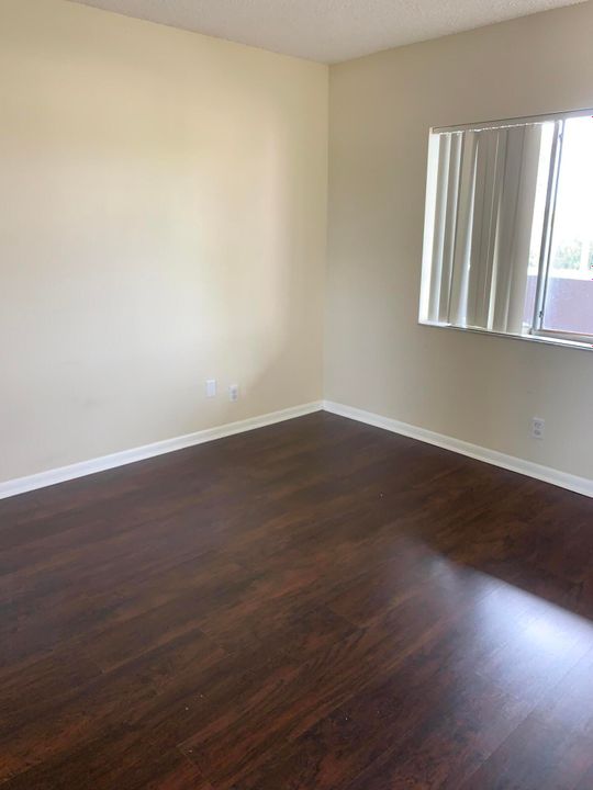 Recently Rented: $2,100 (2 beds, 2 baths, 1023 Square Feet)