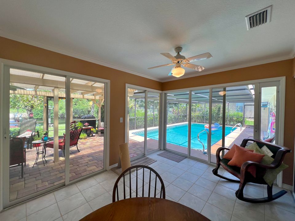 Recently Sold: $525,000 (3 beds, 2 baths, 1307 Square Feet)