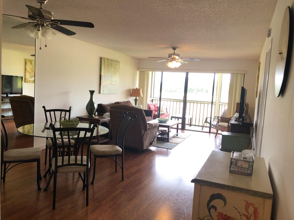 Recently Rented: $2,500 (2 beds, 2 baths, 1180 Square Feet)