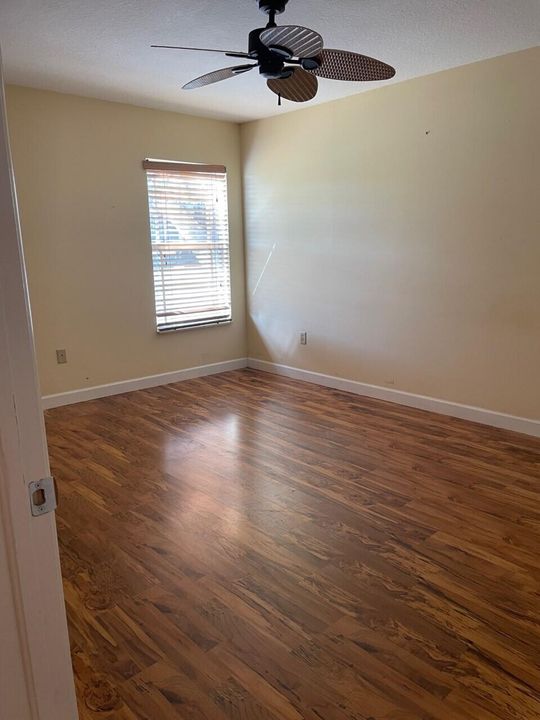 Recently Rented: $2,300 (3 beds, 2 baths, 1456 Square Feet)