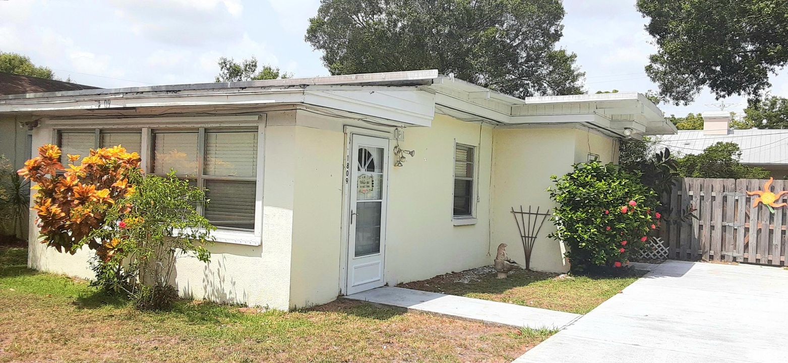 For Sale: $199,000 (2 beds, 1 baths, 1187 Square Feet)