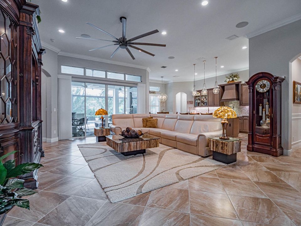 Recently Sold: $725,000 (3 beds, 3 baths, 2678 Square Feet)