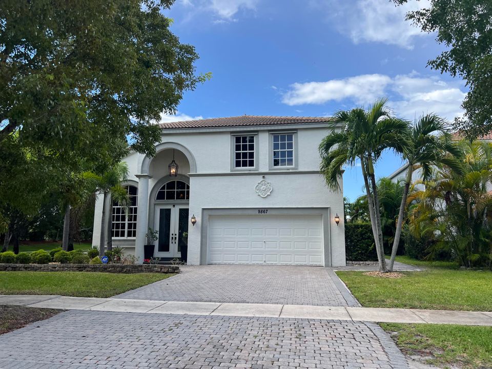 Recently Rented: $12,500 (4 beds, 3 baths, 3035 Square Feet)