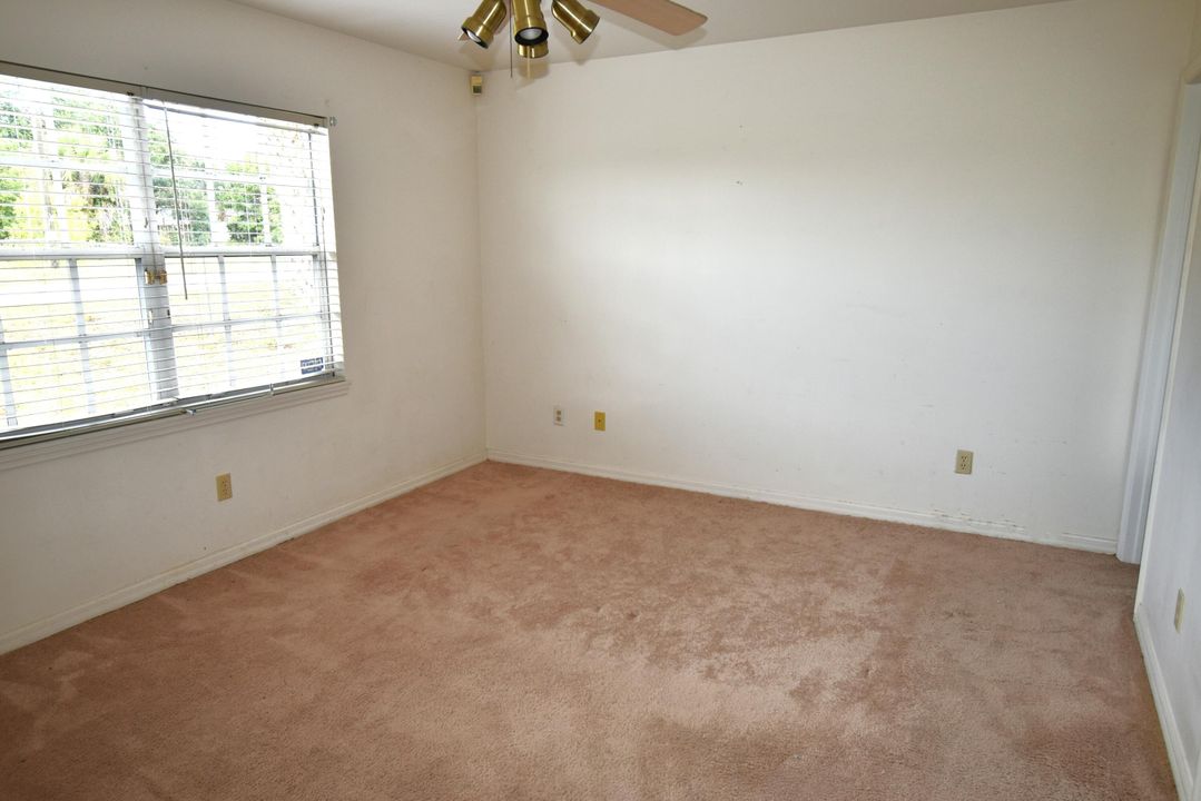 Active With Contract: $1,750 (2 beds, 2 baths, 1008 Square Feet)