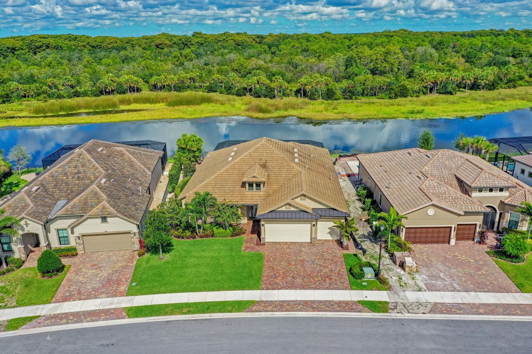 Active With Contract: $2,199,000 (4 beds, 3 baths, 3081 Square Feet)