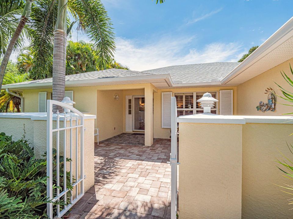 Recently Sold: $1,329,000 (3 beds, 3 baths, 2111 Square Feet)